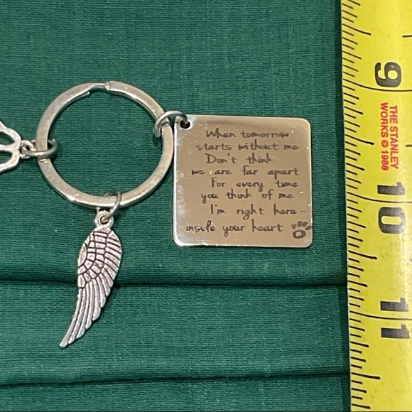 Never Forgotten Doggie Angel Keychain - Picture 5 of 6